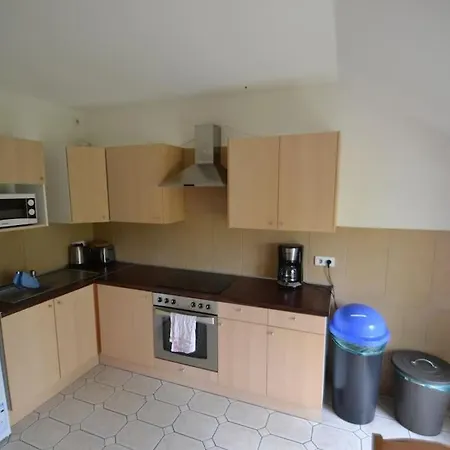 Moebliertes Haus In H3 *